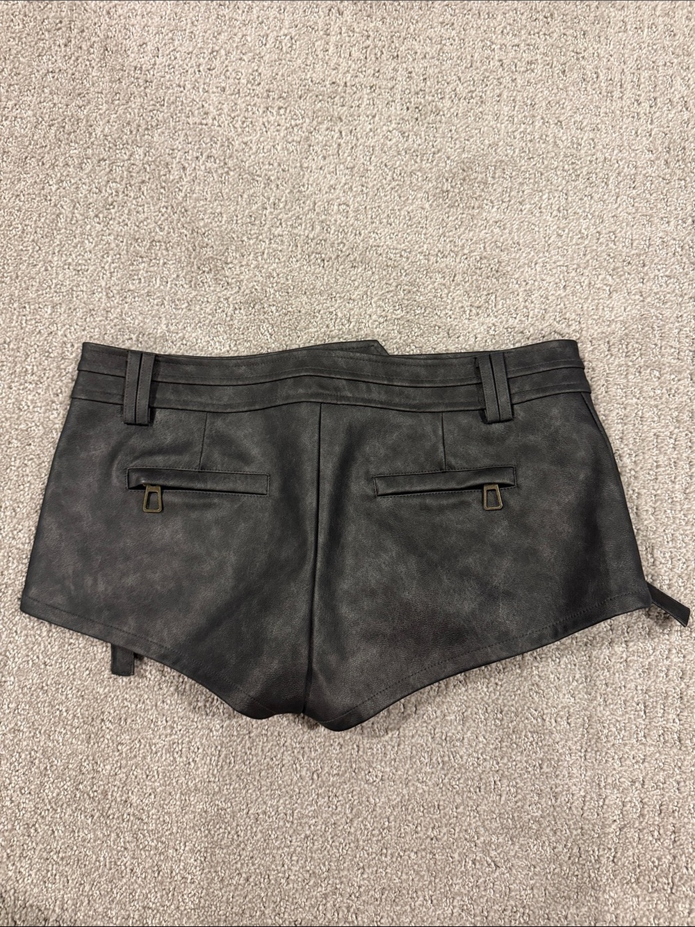 Edikted Charcoal Faux-Suede Cargo Shorts with Strap Pockets - Picture 3 of 4